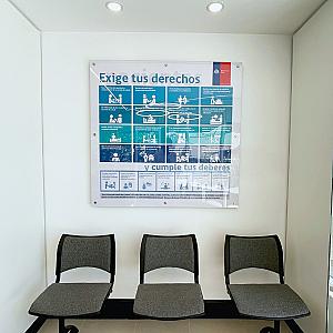 Letrero Exige tus derechos / Gobierno de Chile